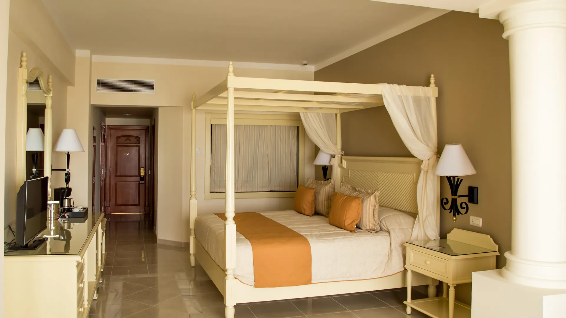 Bahia Principe Luxury Runaway Bay (Adults Only)